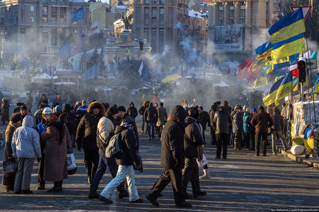 Начало майдана на украине дата. Киев площадь независимости Евромайдан. Майдан 2014 площадь независимости. Площадь независимости Киев 2014.